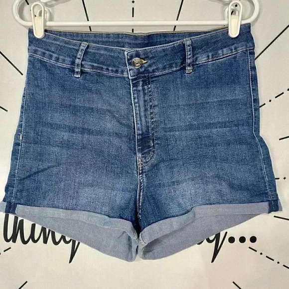 H&M Divided High Waist Cuff Denim Shorts - Picture 3 of 6